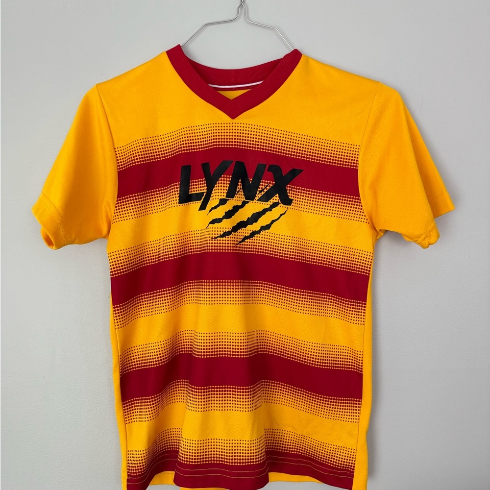 Xara Kids Yellow and Red Short Sleeve Tee Large